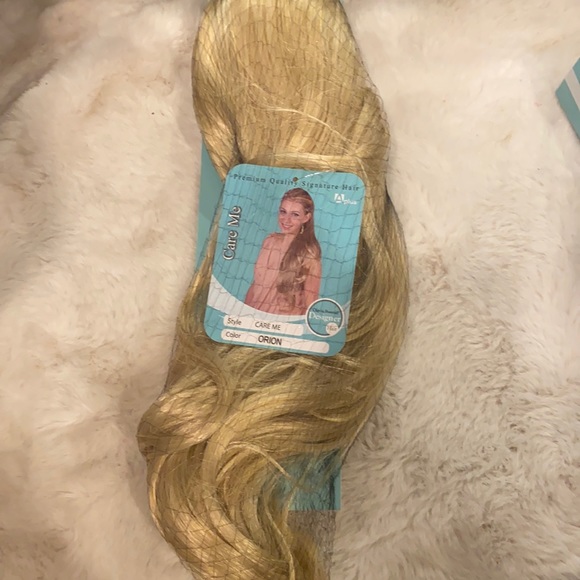 Clip in draw string ponytail extension - Picture 2 of 4